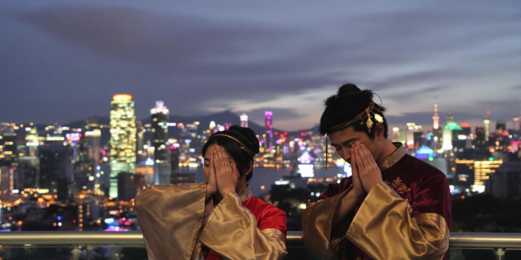 Cultural Etiquette in Hong Kong: Do’s and Don’ts for Expats
