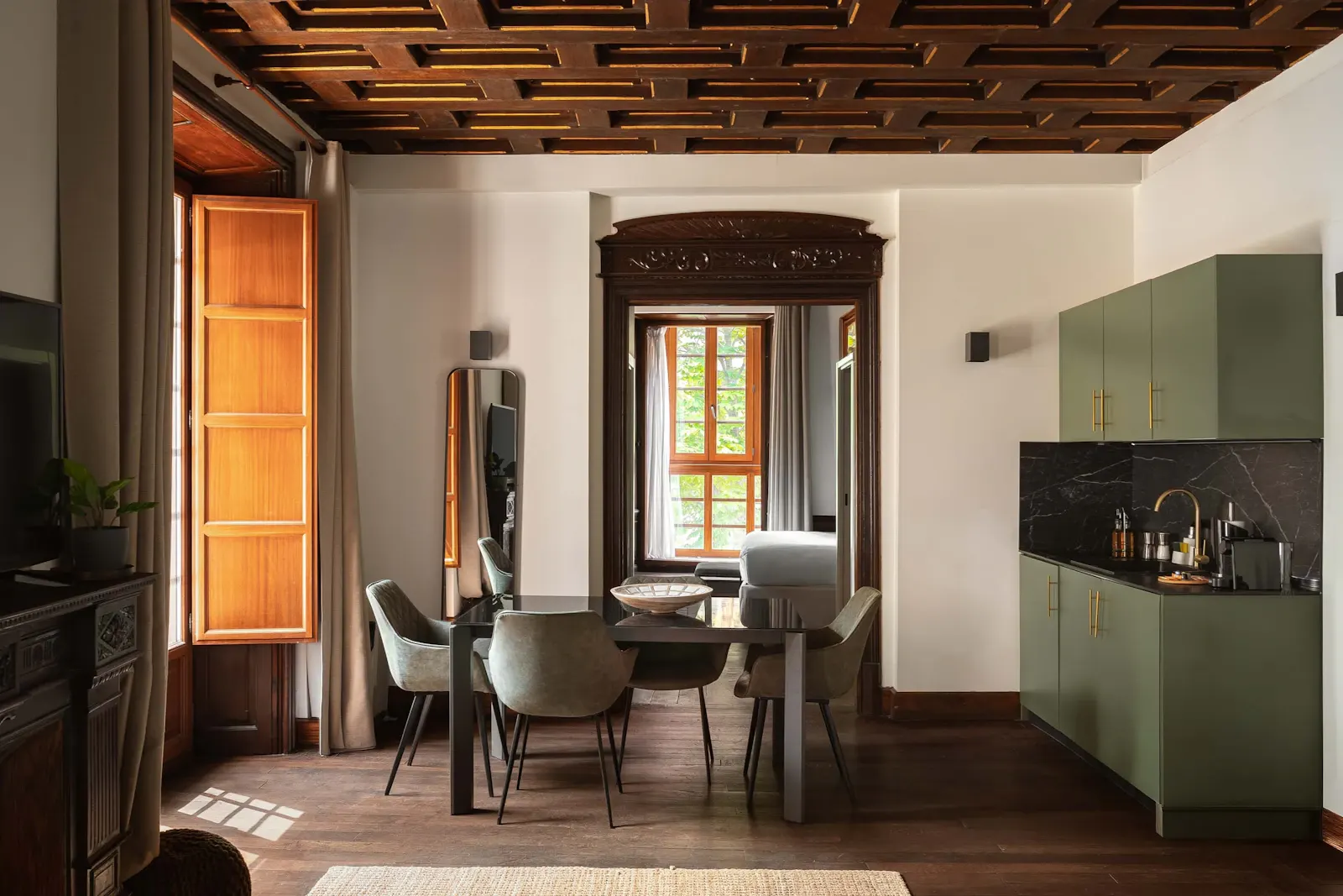 Limehome Vitoria-Gasteiz Palacio de los Álava-Velasco