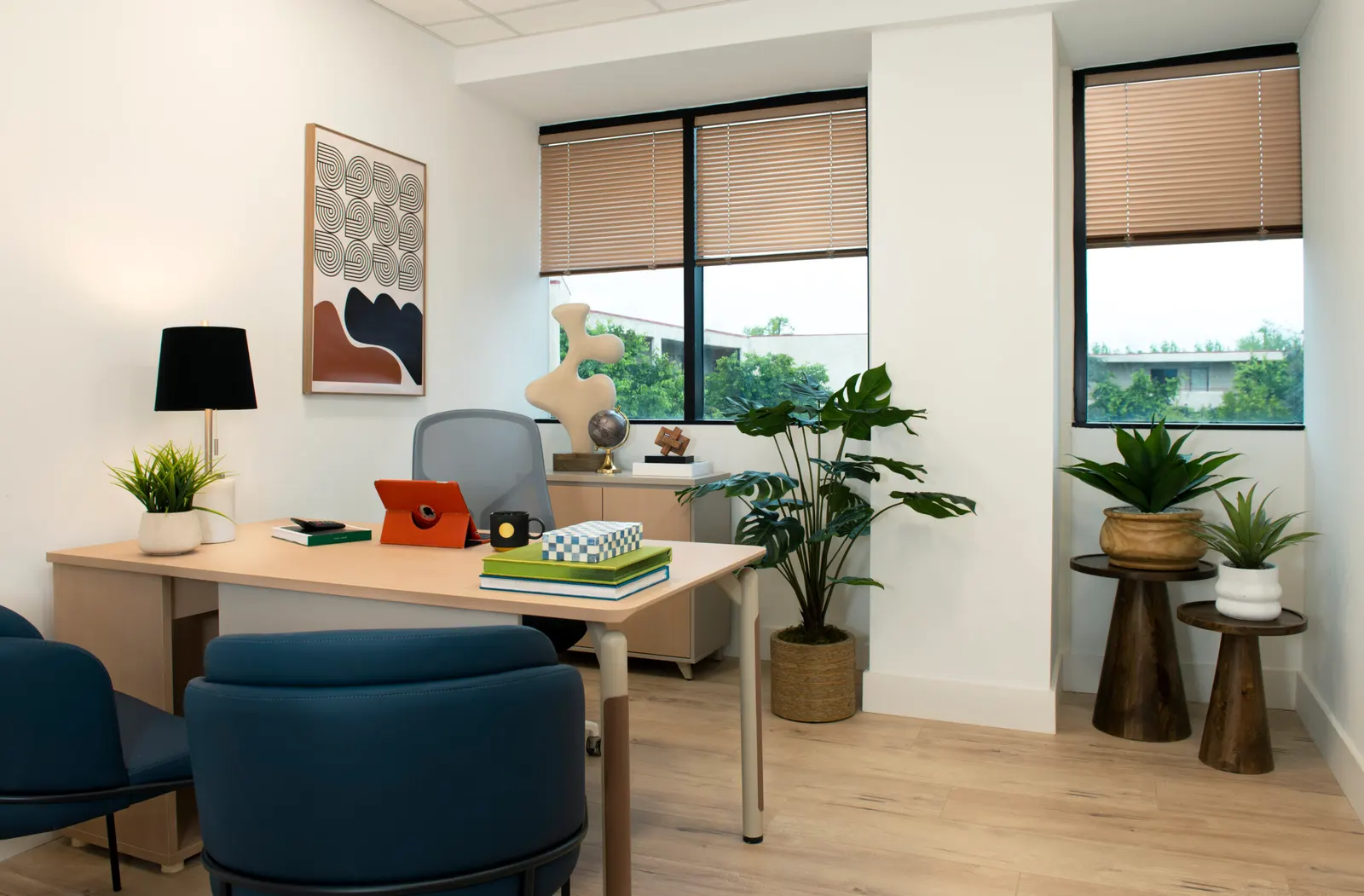 W Executive Suites Warner Center, serviced office in Los Angeles