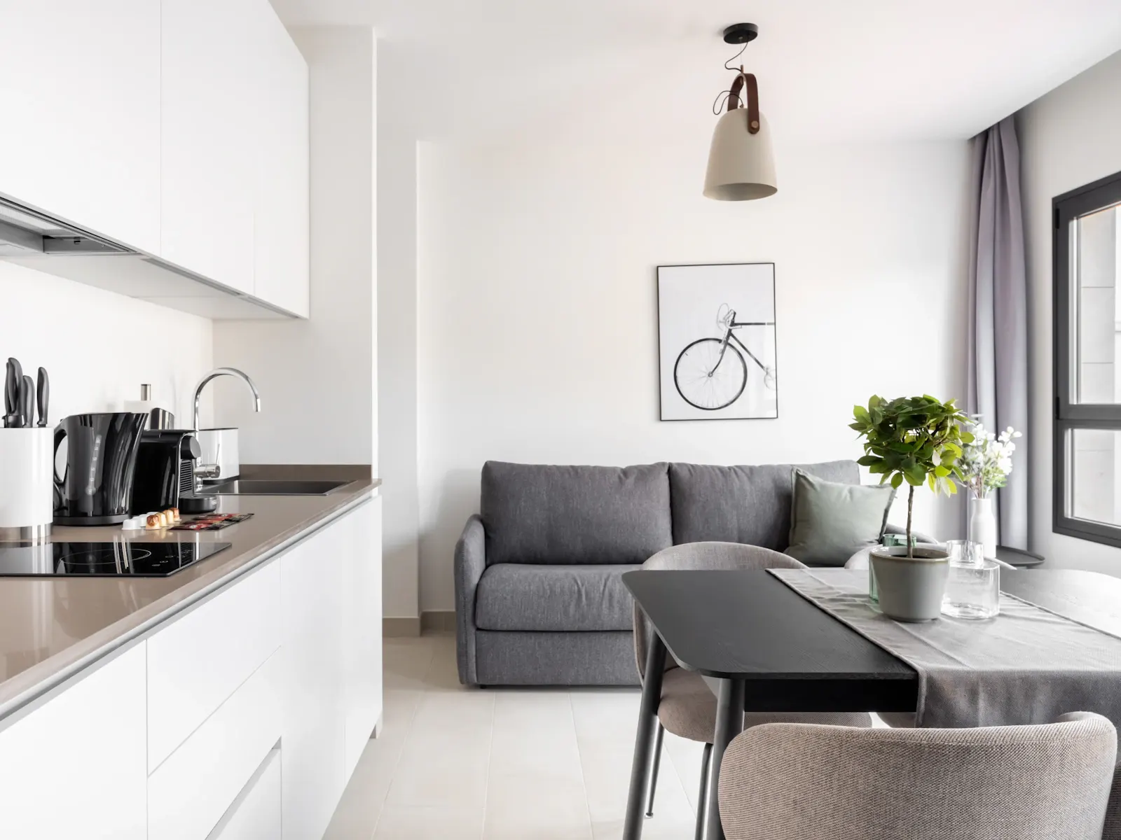 Limehome Seville Calle Torcuato Luca de Tena, serviced apartment in Seville