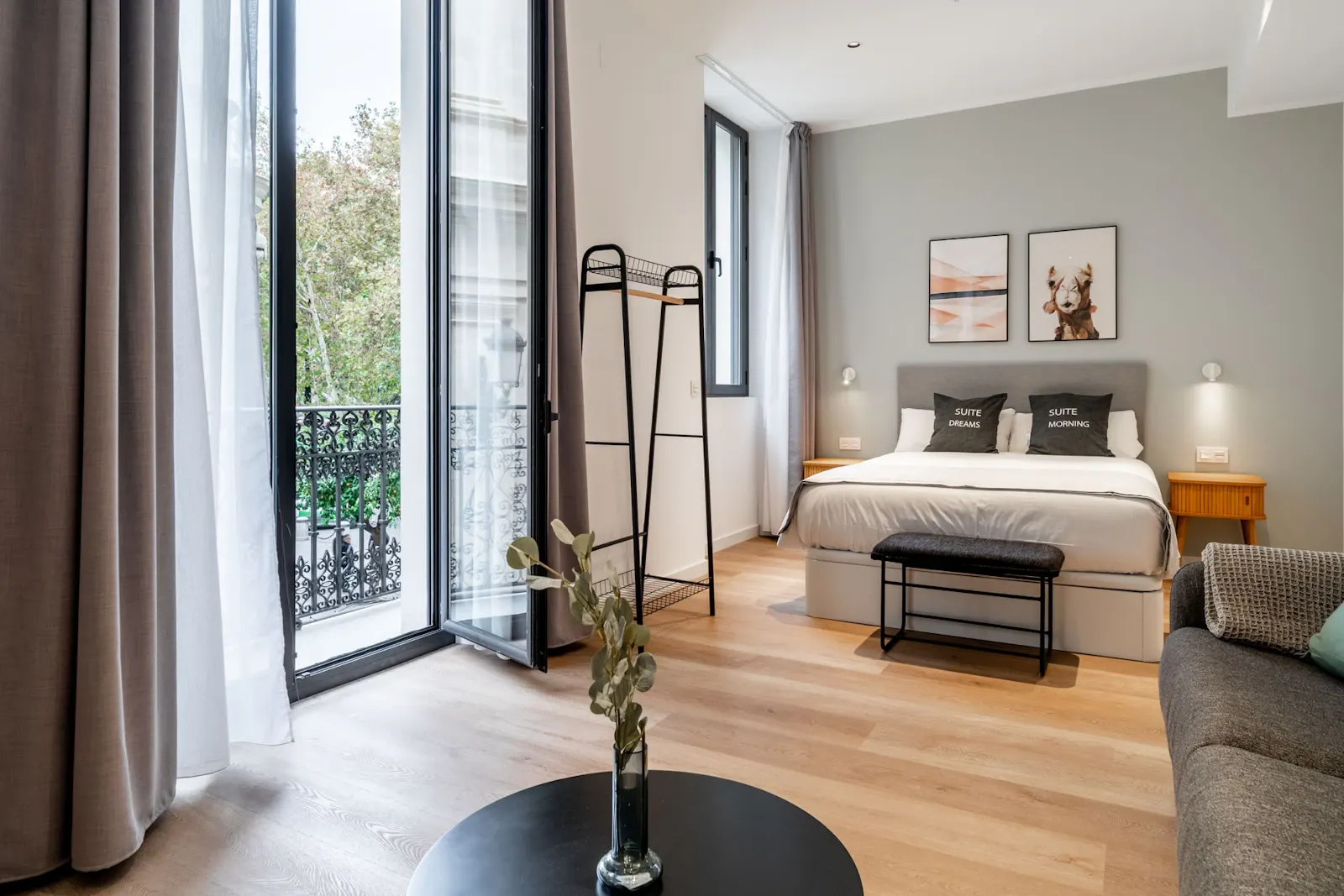 Limehome Seville Calle Granada, serviced apartment in Seville