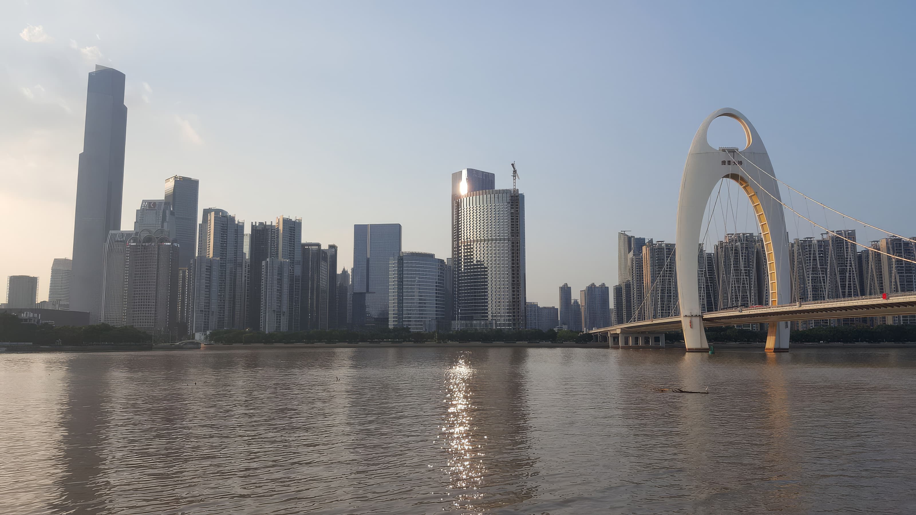 HeeFun Apartment Hotel GZ Poly D Plaza