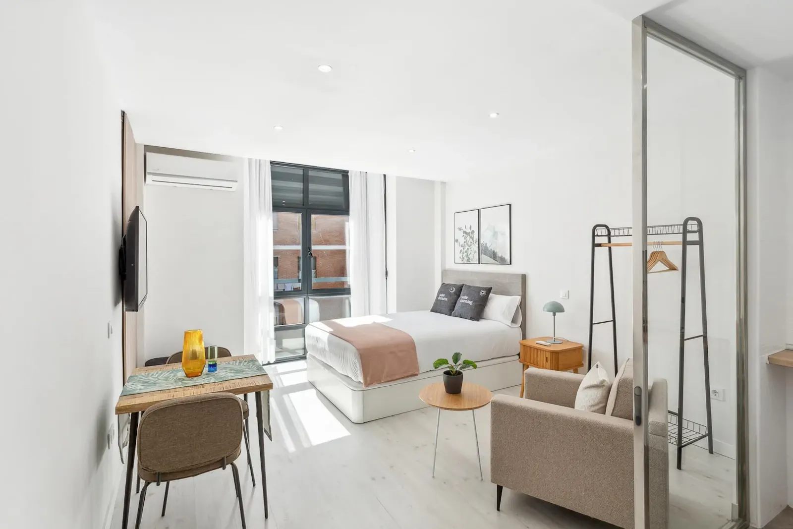Limehome Madrid Calle de la Paloma, serviced apartment in Madrid