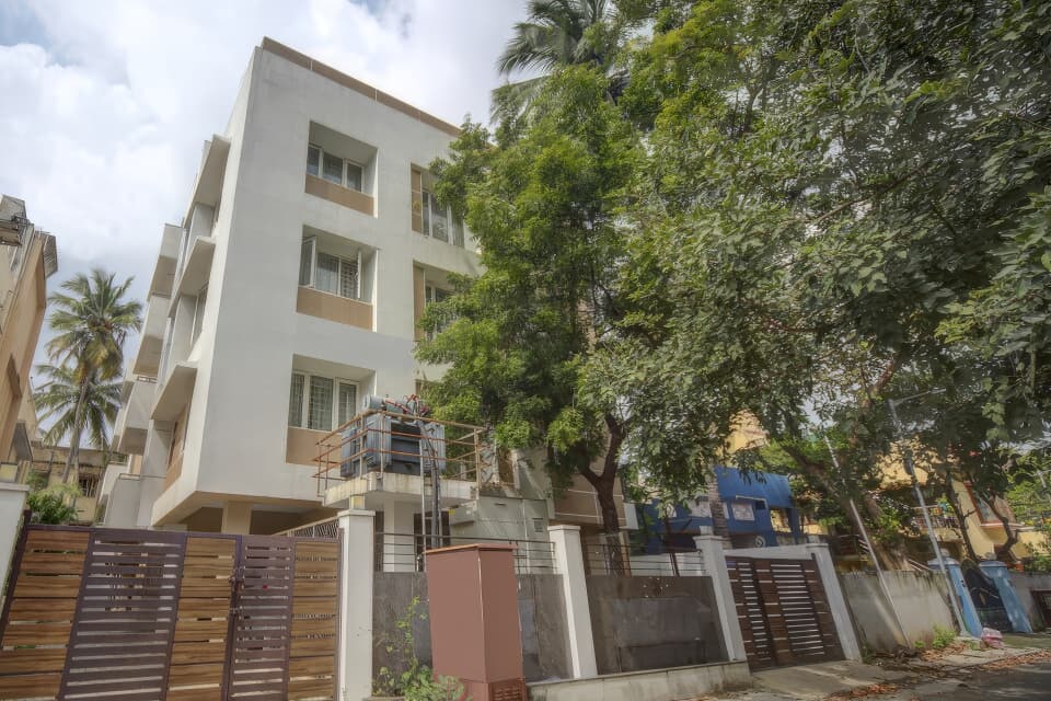 Flagship Home Tree Service Apartment Near Pvr Cinemas Skywalk
