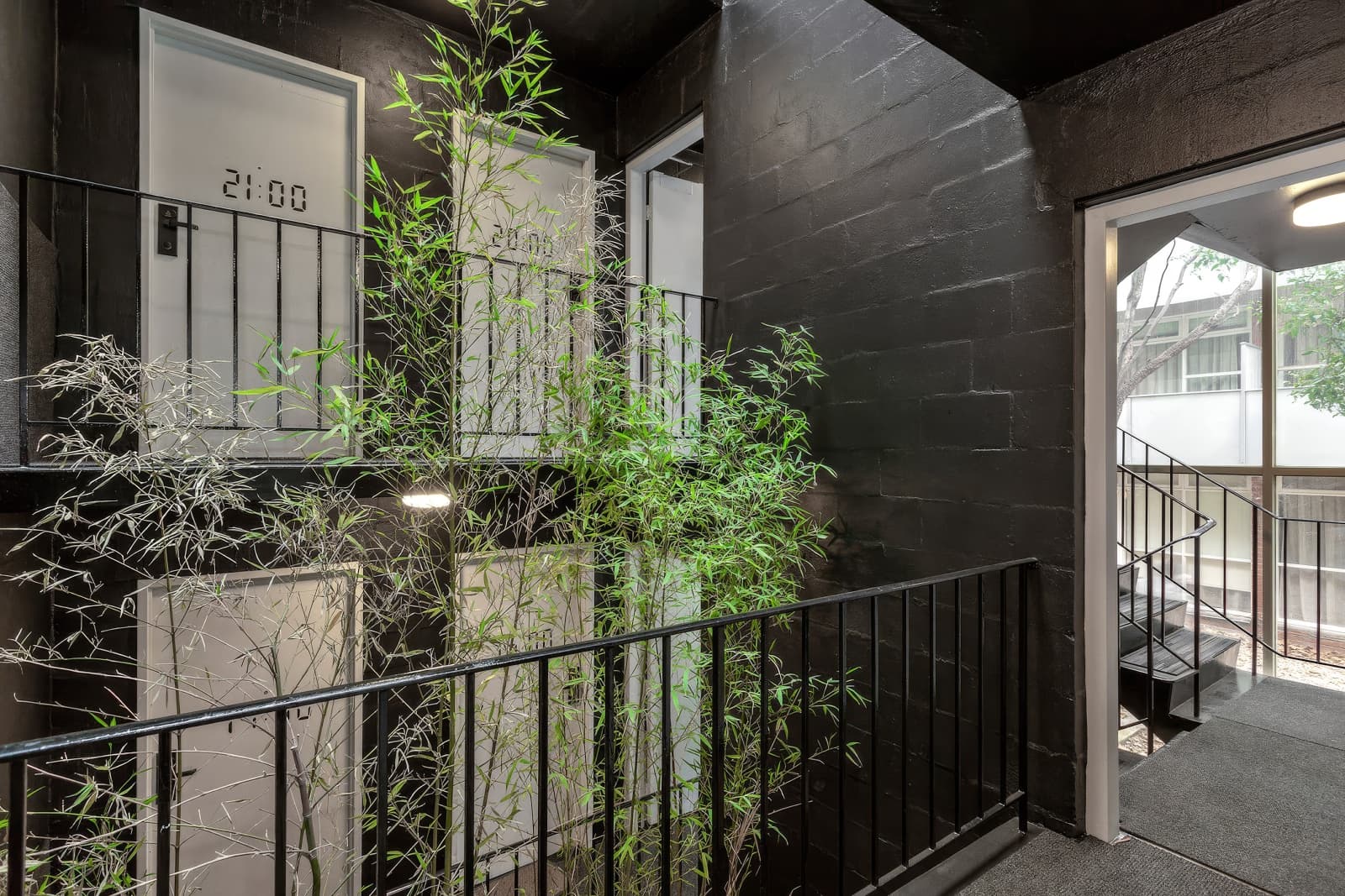 SoYa on Davis Apartment Hotel