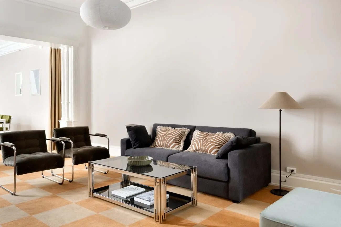 Queens Courtyard Apartments by Daniel & Jacob's
