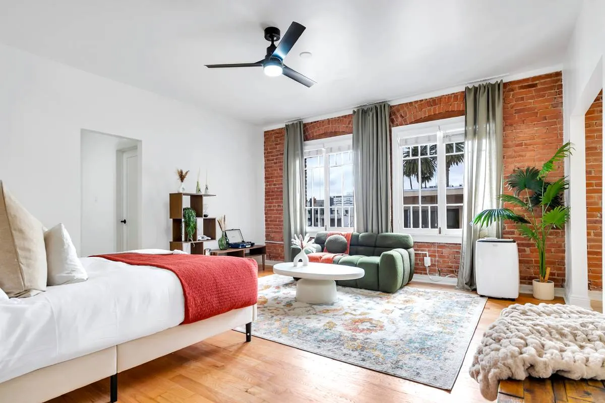 The Nirvana Apartment Hotel in Hollywood, serviced apartment in Los Angeles