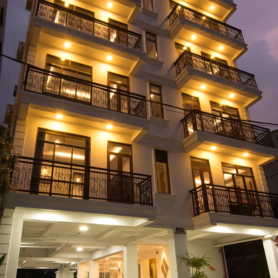 Woodside Inn and Service Apartments