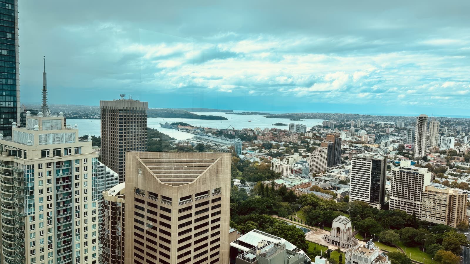 Meriton Suites World Tower, Sydney