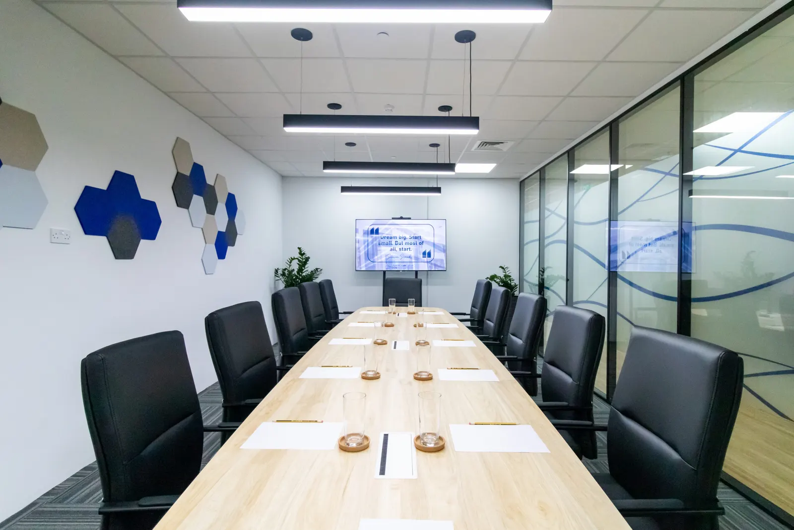 HUB Business Center – Royal Plaza Mall