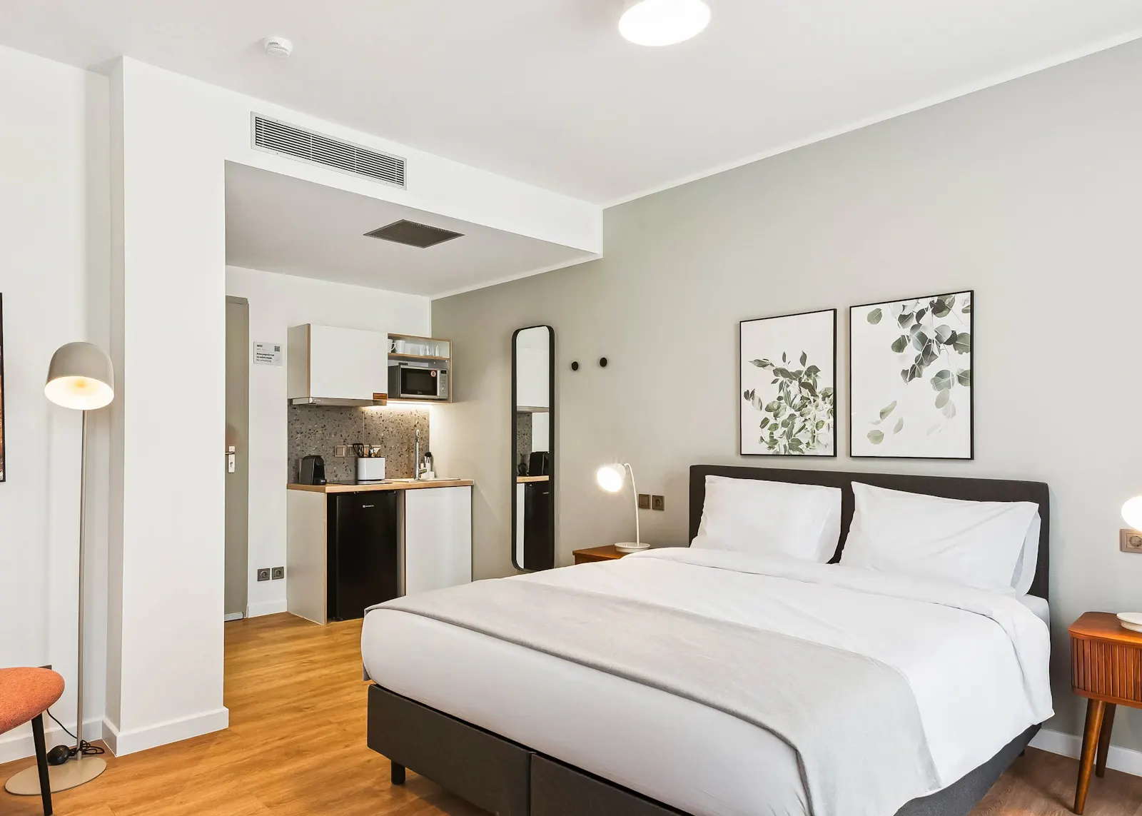 Limehome Piraeus Port, serviced apartment in Athens
