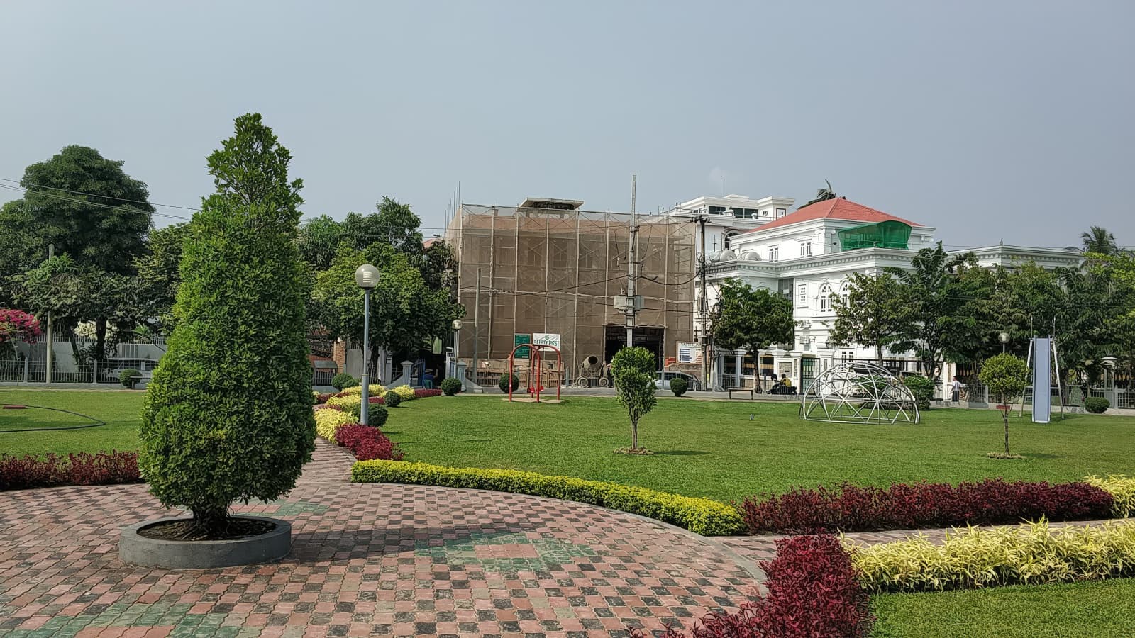 Suniram Park Service Apartment