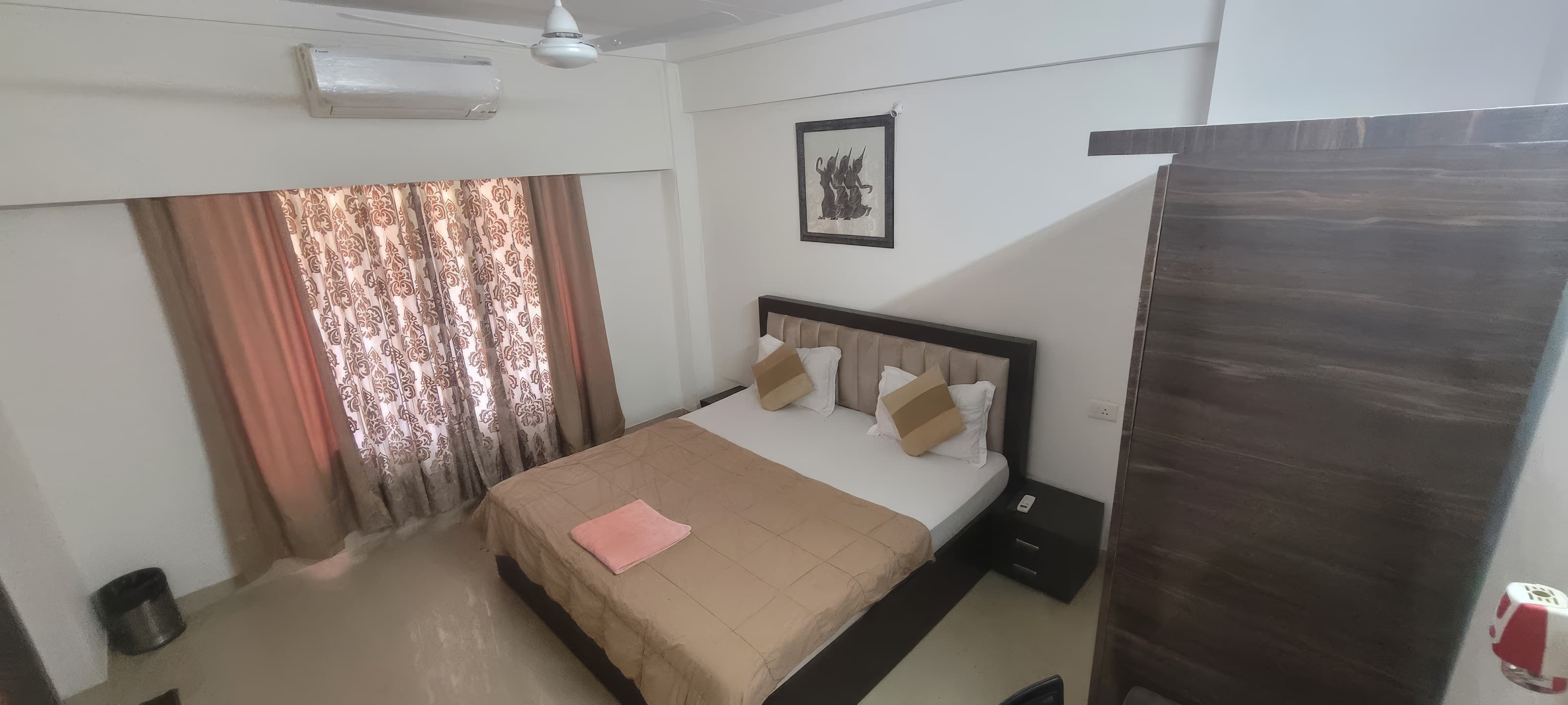 Arista Service Apartments