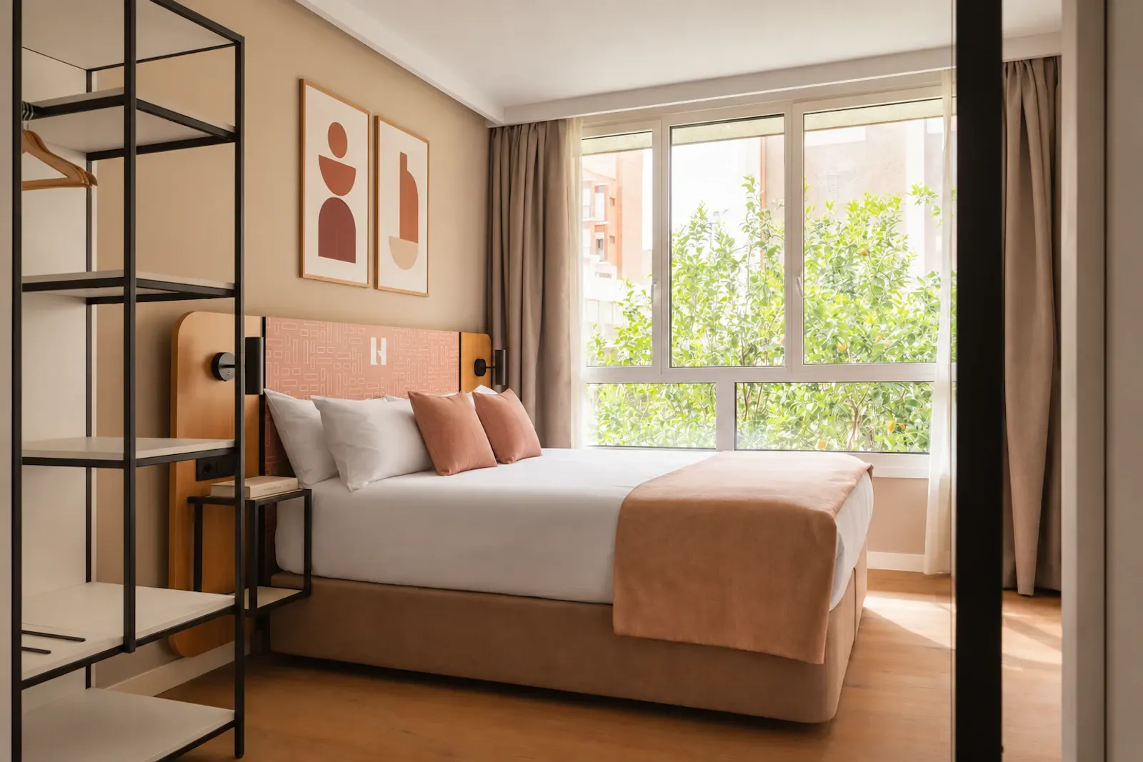 Limehome Bilbao Deusto, serviced apartment in Bilbao